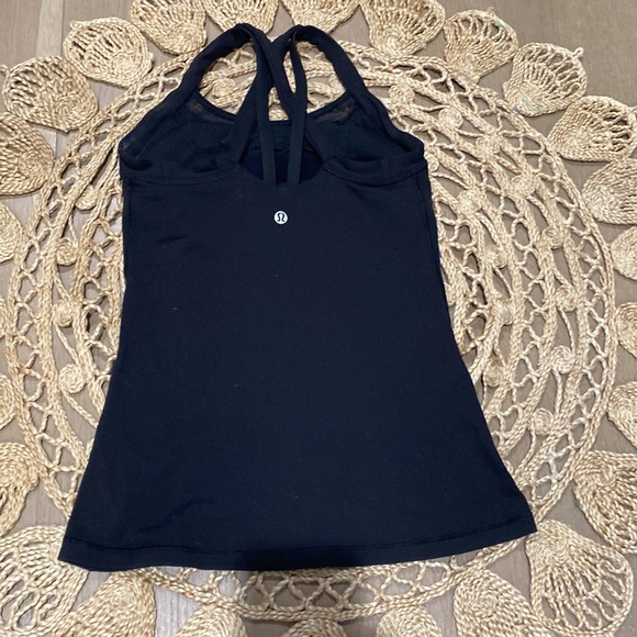 Lululemon - Workout top - Picture 2 of 6